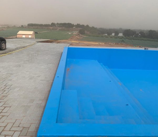 fiber-glass-swimming-pool